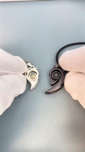 Best gold and silver lockets for women and men