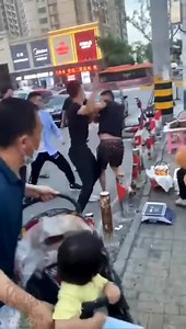 Brutal Fighting In China Using Cleaver