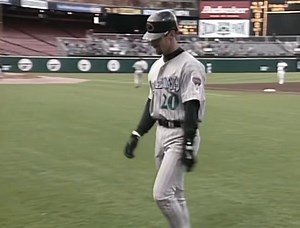 ⚾️On May 18, 1999 Diamondbacks' outfielder Luis Gonzalez homers in his first at-bat of the game, extending his hitting streak to 30 games, tying three other players for the longest streak in the decade. Gonzalez would finish the day 3 for 5 as Arizona topped the San Francisco Giants 7-3. At the time, it was the longest hitting streak in the National League since Jerome Walton of the Chicago Cubs also hit in 30 games in 1989.⚾️ | Davenport Sports Network
