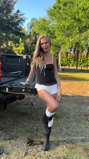 🍰 mb (@madison.bass)’s videos with Austin Powers Theme (Soul Bossa Nova) - N.Y. Jazz Orchestra