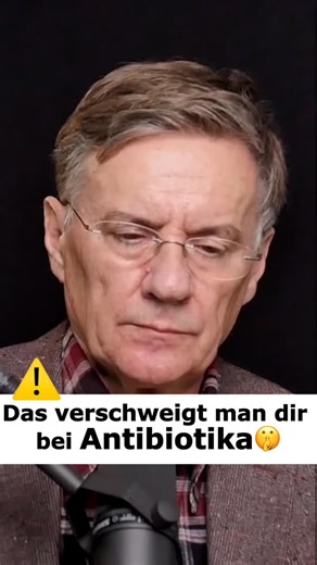 Rolf Jansen-Rosseck on Instagram: "Antibiotika sind kein Feind – aber auch kein Allheilmittel.⁠ Sie können Leben retten, zum Beispiel bei schweren bakteriellen Infektionen wie einer Lungenentzündung. Dann müssen sie eingesetzt werden, gezielt, geprüft und passend zum Erreger.⁠ ⁠ Was jedoch problematisch ist:⁠ Antibiotika „auf Verdacht“ oder aus Routine zu verschreiben. Das ist falsch.⁠ Ebenso wichtig ist zu wissen, dass nicht jedes Antibiotikum für jeden Menschen geeignet ist. Manche können bei 
