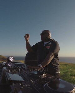 Outstanding Contribution Award winner Carl Cox plays a DJ set from the coast of Victoria, Australia to celebrate this year’s Top 100 DJs poll 🔈 Watch the full set now via DJ Mag's YouTube channel ⏯ | DJ Mag
