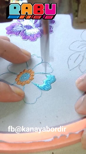 Beautiful flowers are easily processed using simple machines. #embroidery #bordir #flowers #learnembroidery #fyp | Kanaya Bordir