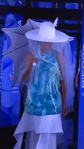 Naomi Osaka stuns the Australian Open crowd with her custom outfit 🤩 | TNT Sports