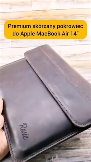 Skórzany pokrowiec do laptopa Apple MacBook Air 14" - uszyty z naturalnej skóry bydlęcej oraz wyłożony wewnątrz skórzaną woskowaną podszewką #macbookair #laptop #pokrowiec #ultrabook #laptopcase | amadi-pl | Facebook
