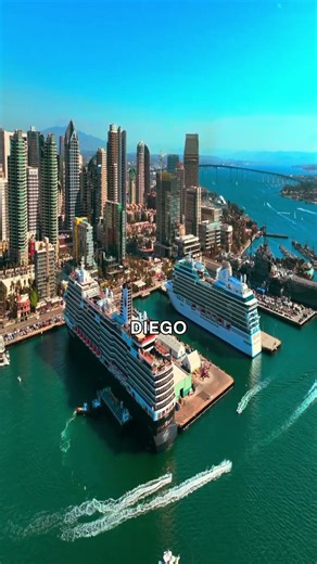 Pourquoi Ce Porte-Avions Est Rempli de Voitures au Lieu d’Avions