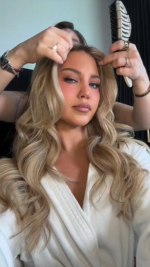 hannah fields on Instagram: "#RedkenPartner Nothing better than wash day with @redken 﫧 Find ABC now at Ulta "