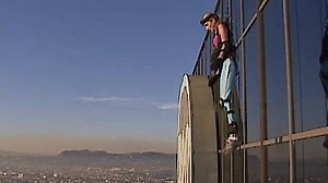 Watch Fear Factor (Original) Season 4 Episode 27 - Extreme Building Plunge; Bug Windshield; Rotating Beam to Platform