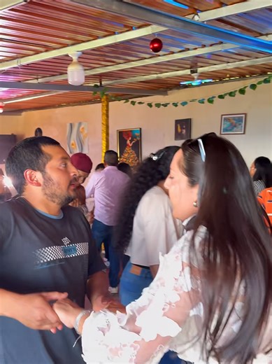 🥁✨ Donde suena la banda, nace la fiesta ✨🎺 Así se vive un agasajo: baile, alegría y puro ritmo junto a Doble A Band 💃🕺🔥 #DobleABand #BandaShow #Fiesta #MúsicaEnVivo #RitmoYAlegría