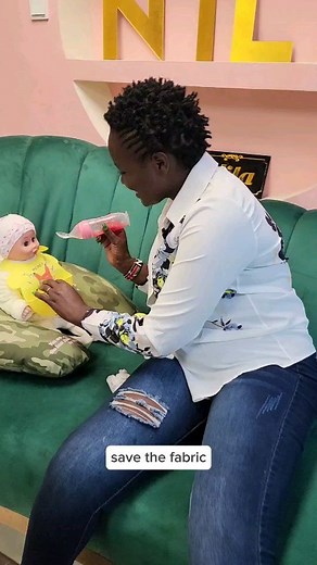 Baby silicone bibs. Are you feeding your baby yet? This the most appropriate bib to use at the time.....Great for drooling, self feeding, teething babies or baby lead weaning. #babyfeeding #weaning #feeding #baby #babygirl #siliconebib #bibs #babyboy #newmom #momtobe | NILA BABY SHOP