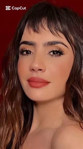 ESTETICA & DERMATOLOGIA on Instagram: "Celeste cumplio años! Celeste Cid cumplió años y no podemos dejar de notar lo diosa que está 🔥🔥🔥 Sus decisiones estéticas no solo hacen que este una reina, si no que además parecería que el tiempo no le afecta. Uno de los grandes aciertos es resaltar sus hermosos rasgos naturales con dosis pequeñas de ácido Hialuronico en labios y pómulos, y luego mantener su piel con tratamientos nutritivos y botox para suavizar líneas de expresión . Un combo que es par