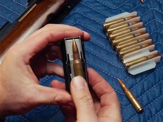 温彻斯特M100半自动 发射4发中等威力北约弹 拥有传统的优雅外观