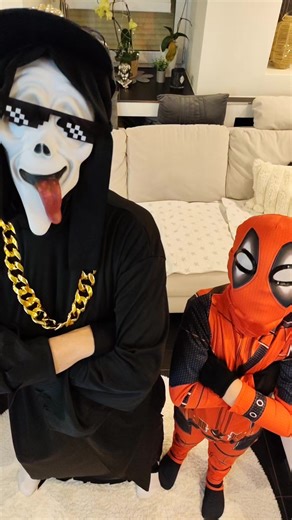 Hit me one time 🔥 deadpool und ghostface rocken den Trend 🔥 #dance #deadpool #ghostface #costume #viral