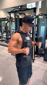 4.5K reactions · 51 shares | This exercise is designed to simultaneously enhance muscle definition and promote fullness by combining controlled repetition with strategic pacing. هذا التمرين مصمم لتعزيز تحديد العضلات وزيادة امتلائها في آنٍ واحد، من خلال دمج التكرارات المضبوطة مع إيقاع مدروس#algeria #austintexas #calisthenics #muscleup #cor #lifetime | Sid Ahmed Zoghlami | Facebook