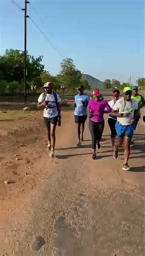 Can you guess who the bus driver was? Or which year this was? Do you think @solinsky_4 will be a bus driver or a humble passenger? Since he says he is an elite social runner! Critical question: have you registered for the training run? The 26th of December is around the corner. Whether you will be showing face and honouring our invite with a simple 5km, an easy 10km, half marathon training for 21km or the full on 35km. We look forward to seeing you! Also. Rumour has it that @gumezi might be brav