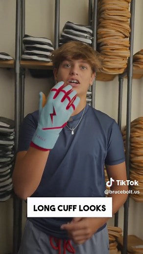 // LONG v SHORT // Settle the debate… which cuff style is better? 🧤 BE BETTER #brucebolt #baseball #battinggloves