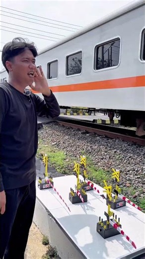 The Toy Gate Officer Opens When the Train Has Passed #railwaygate