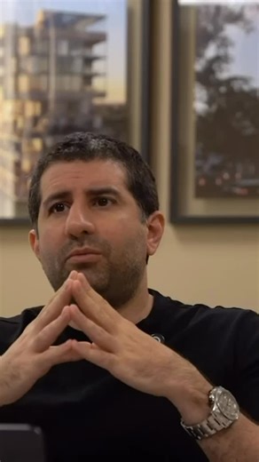 BRIQUE REAL ESTATE on Instagram: "🎙️ Brique Talks | Episodio #3 En nuestro tercer episodio hablamos con Paolo Massacesi, CEO de CASSA, sobre la importancia de cada obra , y la visión que llevó a la marca a convertirse en referente de aberturas premium con perfiles europeos. CASSA será proveedor de EJE Residences, elevando el estándar del proyecto en la mejor esquina de Asunción. Esto es Brique Talks: donde el real estate se piensa y se comparte. @makina3y @paolo.massacesi @cassa.latam @ejeresid