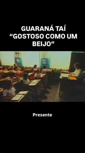 Propagandas Populares on Instagram: "🎥 DOMINGO NOSTÁLGICO: Guaraná Taí, 1981. Diferente dos comerciais de refrigerante da época, este não tinha jingle nem dança. O foco era o produto, as pessoas e um slogan que ficou na memória: “Gostoso como um beijo.” Criado pelo genial Francesc Petit da DPZ. Você lembra desse slogan? Comente “gostoso como um beijo” se você é fã da publicidade clássica! 👇 #GuaranáTaí #ComercialAntigo #Anos80 #PublicidadeHistórica #nostalgiabrasil"