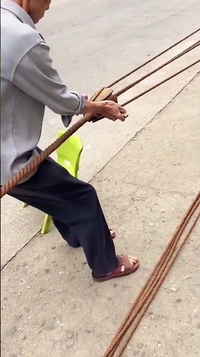 Traditional making process of hemp rope