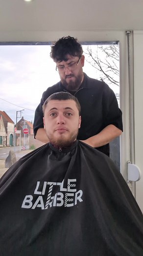 c'est un fou lui.. #humour #pourtoi #barber #douai