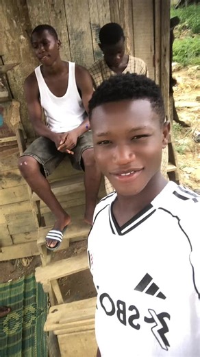 Vidéos de le roi 1212 (@le.roi.1212486) avec son original - 🍀DANGER SYMPA 🍀