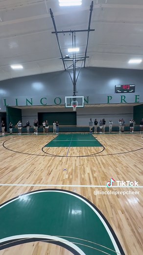 👀 a whaaattt? #spiritgroups #cheerislife #foryoupage #stompandshake #lincolnprepatoryschool #basketballseasonwya