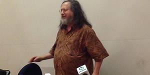 Peligra libertad de la sociedad digital: Richard Stallman