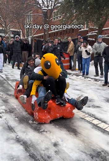 freshman hill is the new aspen 🎿