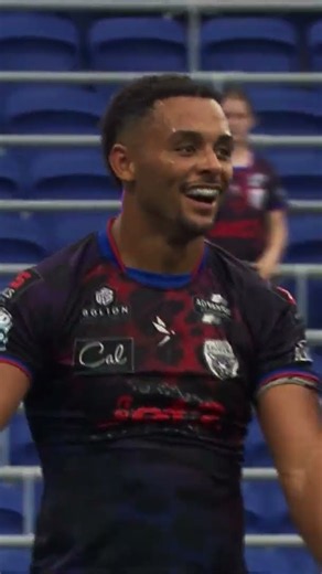 Handley 🆚 Hanley 🔥 Two of #SuperLeague's finest centres and current Man of Steel Contenders 🍿