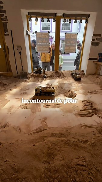 Ce café a reproduit le concept des Sandbox coffee de Dubai.