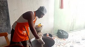 7.8K views · 271 reactions | Gautier Cuisine toujours disponible pour vous. Le travail a commencé cher moi ❤️❤️❤️, trop fière de mon travail. Aujourd'hui je cuisine 25kg de tchep au mouton , pour tous vos cérémonie et événements vous pouvez me contacter au numéro suivant 0788823775 | Gautier Cuisine | Facebook