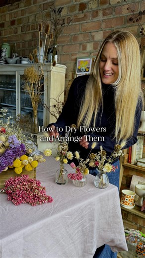 How to Dry Flowers and Arrange Them | Petals & Roots: Episode 39 If you want a bouquet that lasts a while then try making one with dried flowers, and for a special touch @rachelbullgardens teaches us how to dry our own flowers. | Homes & Gardens Magazine