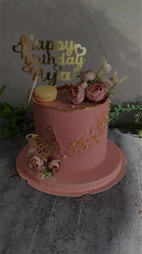 #fyp #foryoupage #thebostoncakery #viral #xybca #supportsmallbusiness #bostonlincolnshire #cake #trending #sweettreats #pinkcake #birthdaycake #itsallaboutthecake