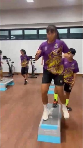 Reebok Step ออกกำลังกายแอโรบิกแบบสเต็ป (step aerobics)