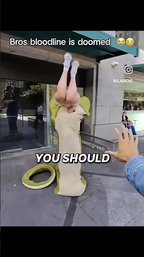 Human snake eats a girl | ‪@Sethward‬
