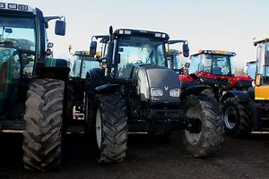 Valtra N121