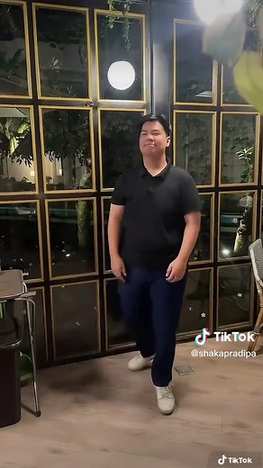 Casual Style Inspo for Indoor Social Settings