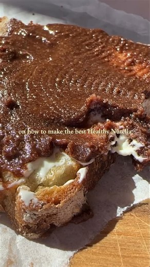 Healthy recipes on Instagram: "@eatmoreplants.no Healthy Nutella 🌰 🍫🤍 This incredible recipe is from @eatmoreplants.no , please go in and follow her fantastic page for more amazing recipes like this one!!🍫😍👩‍🍳 Ingredients (2 small jars) 350g hazelnuts 0.25 cup cacao powder 1 tsp sea salt 4 tbsp agave syrup (+ more if wanted) (sub for honey) 6 tbsp melted coconut oil Instructions: 1. Set oven to 200C/390F. 2. Start by roasting your hazelnuts for 8 minutes. 3. Now let the nuts cool off. 4.