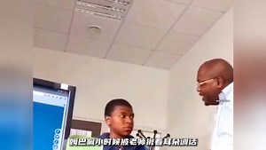 姆巴佩小时候被老师揪着耳朵训话，长大后...