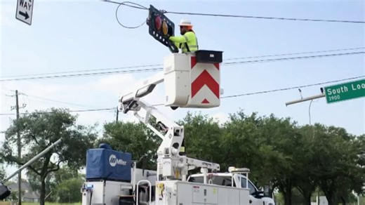 More than 1 million still without power in Houston in sweltering heat