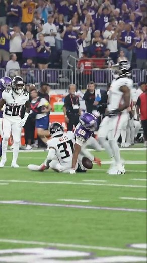 J.J. McCarthy deep throw to Justin Jefferson 🔥 | 📺: NBC