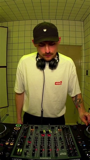 Kuuse at HÖR. Full set's up in our library!