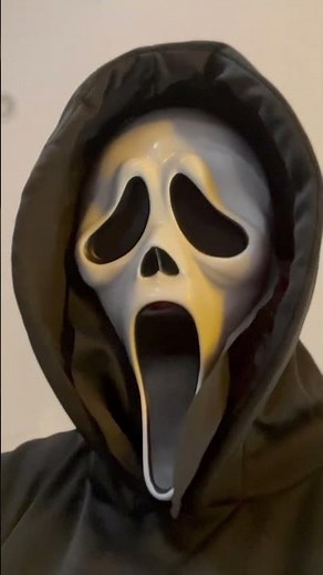 Scream voice changer: Ghostface Review, plus costume.