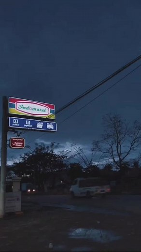 Hilarious Meme of Someone Getting Hit on the Head