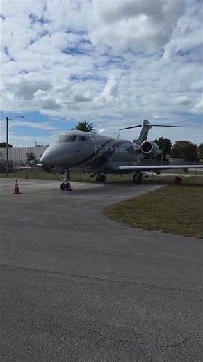 Bombardier Challenger 300 at KFXE Fort Lauderdale Executive Jet Action