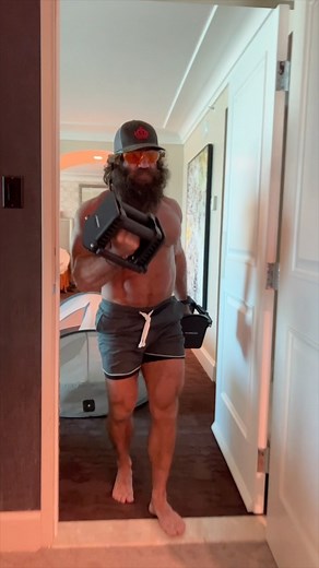 664K views · 2.9K reactions |  Every King deserves a royal hotel stay… but avoid the man-made cast (bed) at all costs because it will wreak havoc on your hormones. Trust Liver King, you’re better off sleeping on the floor to avoid you looking and feeling like relative sh*t. If you want to look, feel, and function with the earth-conquering dominance, you’ll let nothing mess with your sleep schedule... or there will be consequences. | Liver King | Facebook