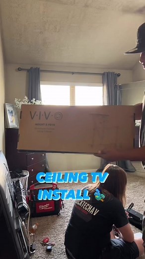 Click here for more 👇🏽 This customer wanted their tv in front of the windows and due to the layout of the room this was the best option! 🚀 How cool is it to be able to fold your tv down when you want to watch it and fold it back in when your done at a push of a button 💫 LIKE COMMENT AND SHARE ❤️‍🔥💯 Follow the movement @quicktechav 😎 #ceilingtv #ceilingmount #electricmount #texastvinstaller #tvinstall #tvinstaller