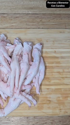 37M views · 516K reactions | Sabías que si a unas patas de pollo le cortas las uñas... #caldodepatasdepollo | Recetas y Bienestar con Carolina | Facebook