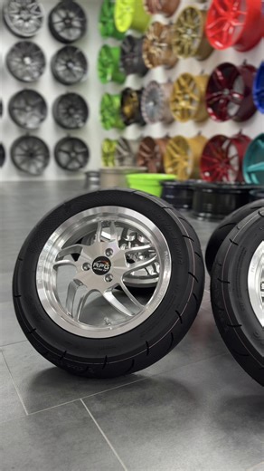 Stand out from the crowd and choose a set of 13-inch RPG CNC wheels, including high-performance RPG semi-slick tires! 🛞 Choose from: ⚫️ black ⚪️ silver 🔵 blue 🔗 www.cs-scootershop.com #Csscootershop #RPG #Yamaha #Tuning #70cc